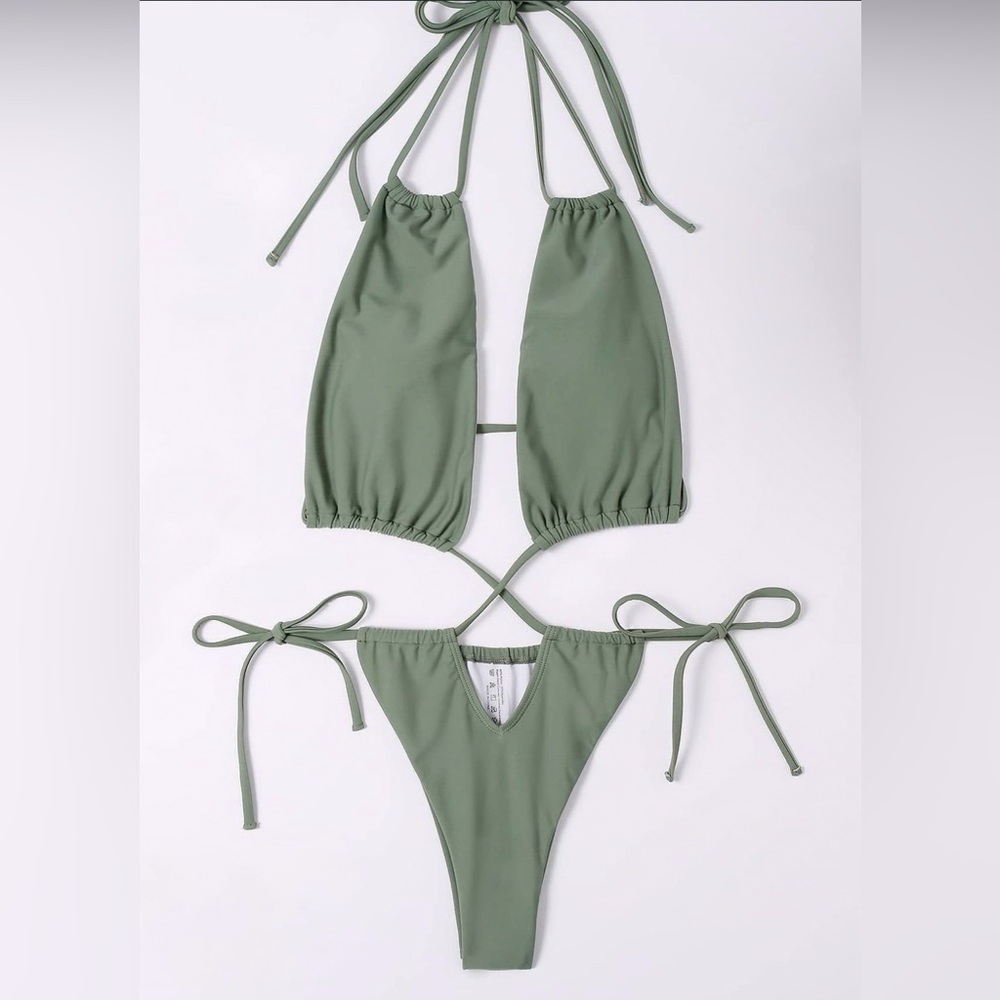 Cut-out halter tie side one-piece swimsuit